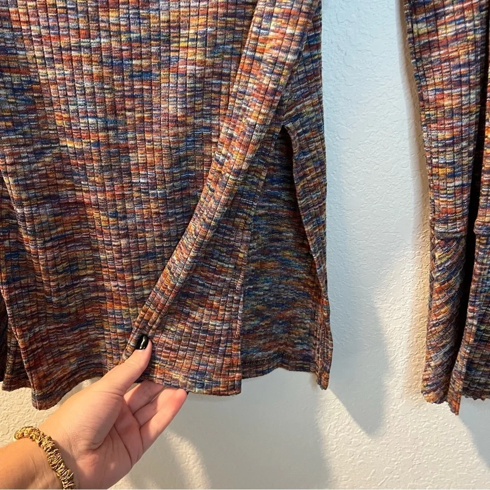 Women’s Akemi & Kin multicolored ribbed belle sleeve sweater top size M - Picture 6 of 7